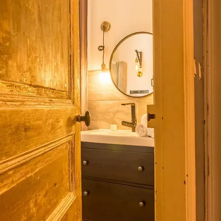 Comedie Etuves - Premiere Conciergerie Apartment *